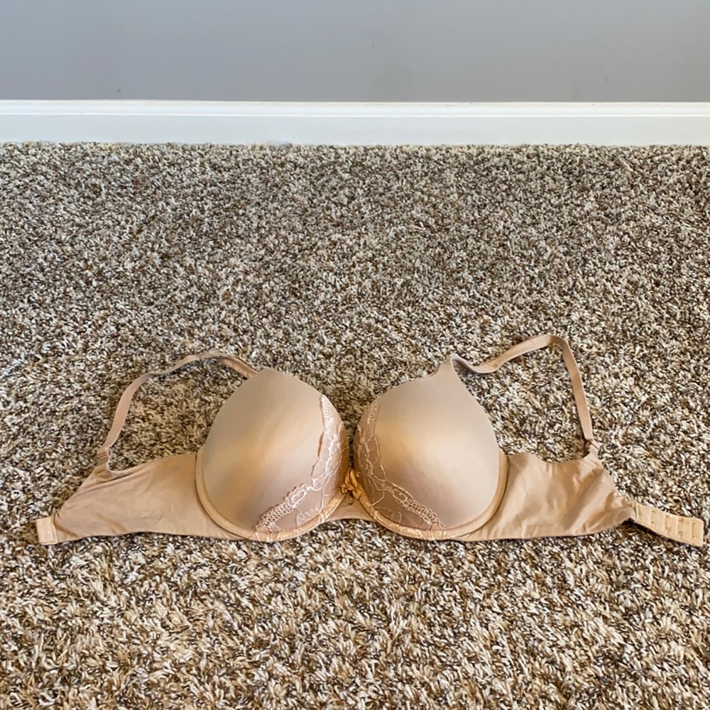 32 DDD Victoria’s Secret body by Victoria padded perfect coverage bra